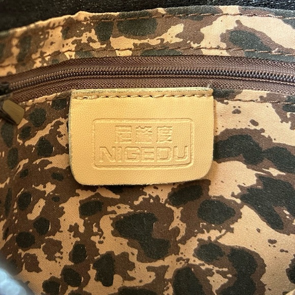 Nigedu Black Chain-Trimmed Shoulder Suede Handbag similar to Stella McCartney - Picture 8 of 10